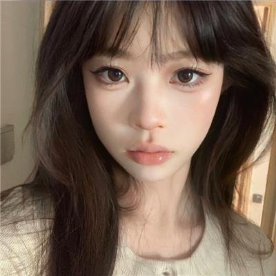 在光影中漫步:罗比穆勒